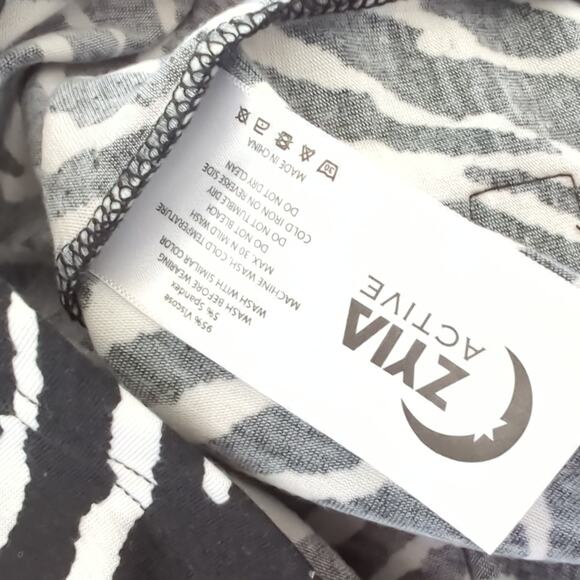 ZYIA Active Womens Sleeveless Black White Muscle Top Zebra Large Gym Workout - Picture 4 of 5